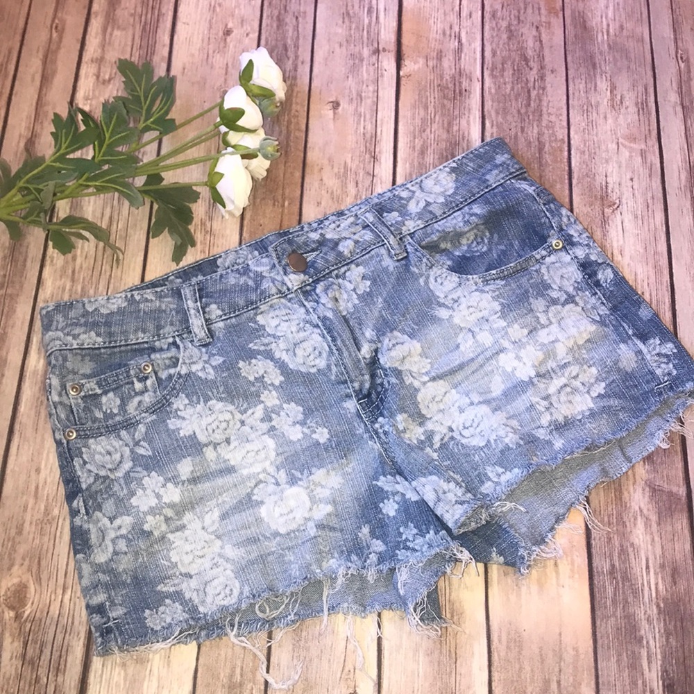 Floral cut offs